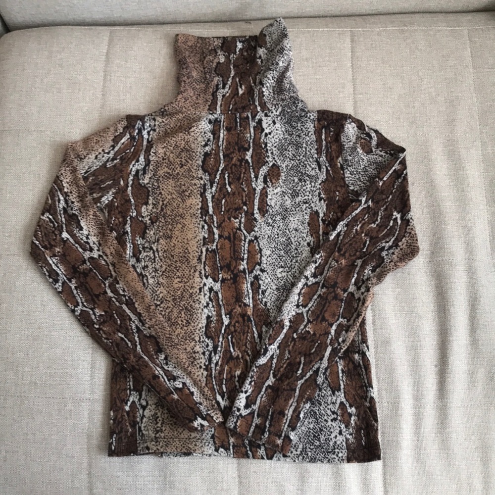 Animal print turtle neck